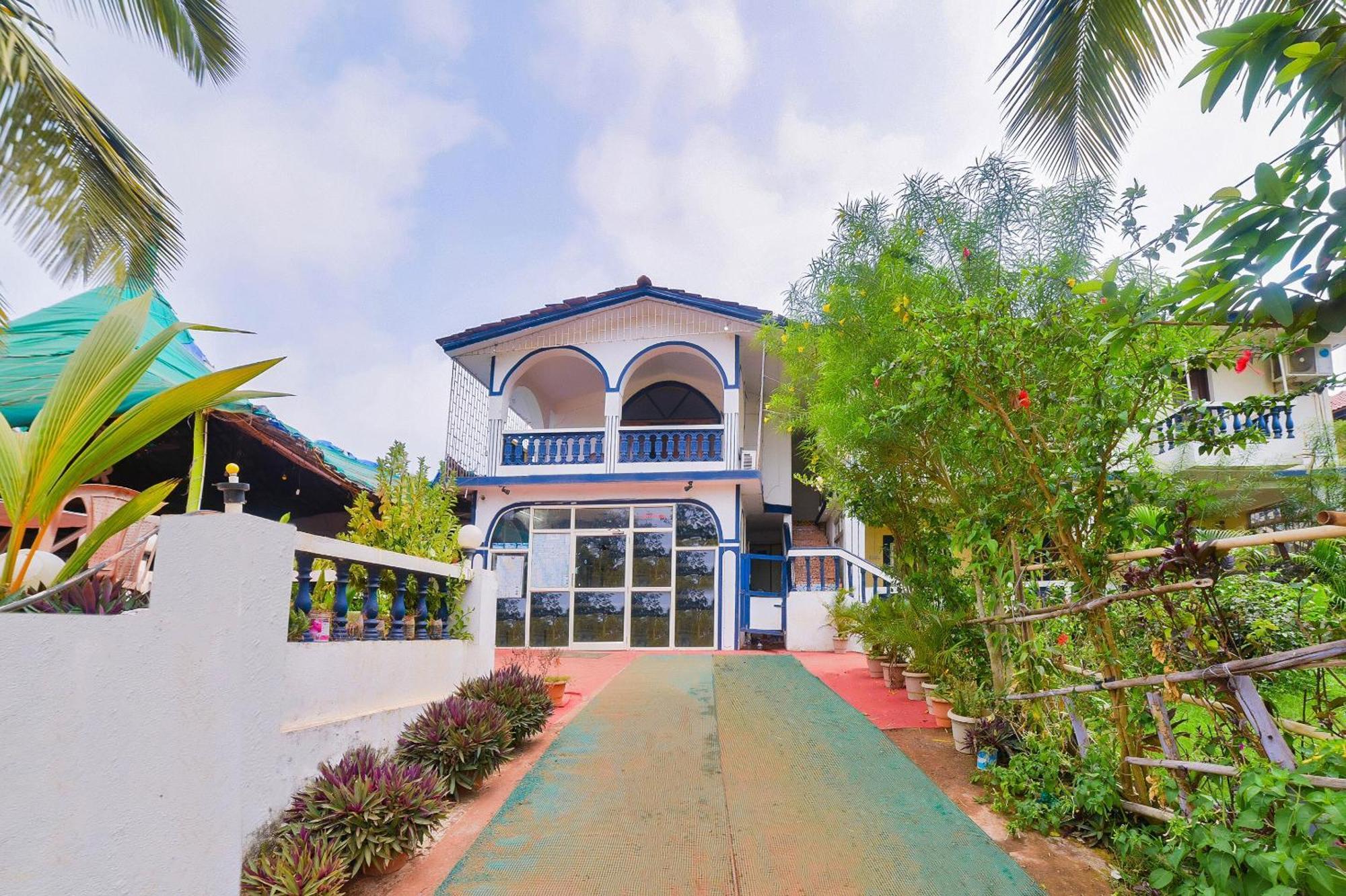 Oyo Royal Castle Near Baga Beach Exterior photo